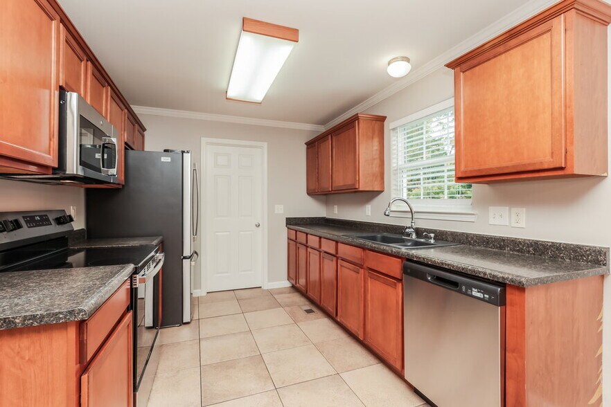 Building Photo - 4088 Hollis Hill Dr