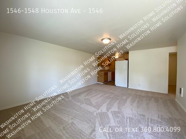 Building Photo - 1546-1548 Houston Ave-1546