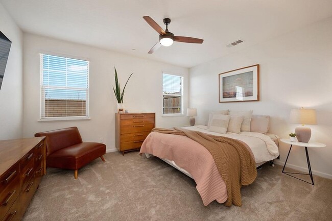 Building Photo - 3 Bedroom Home in Whitney Ranch