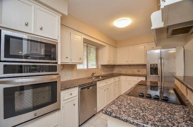 Building Photo - 3514 W Creek Club Dr