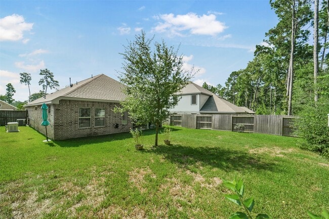 Building Photo - 221 Woods Rose Ct