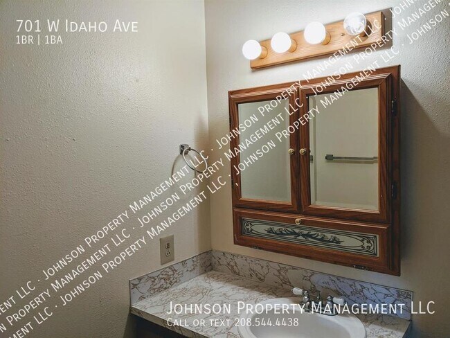 Building Photo - 701 W Idaho Ave
