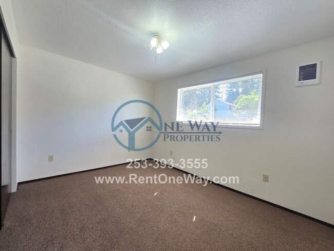 Building Photo - 18601 4th St E