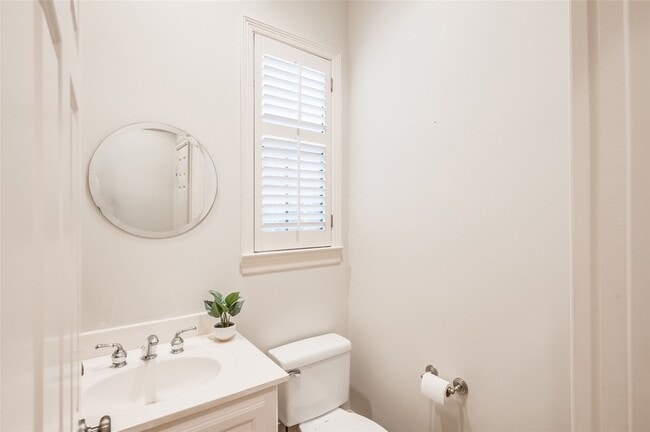 Building Photo - 3511 Yupon St