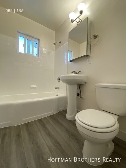 Building Photo - 1210 N Berendo St