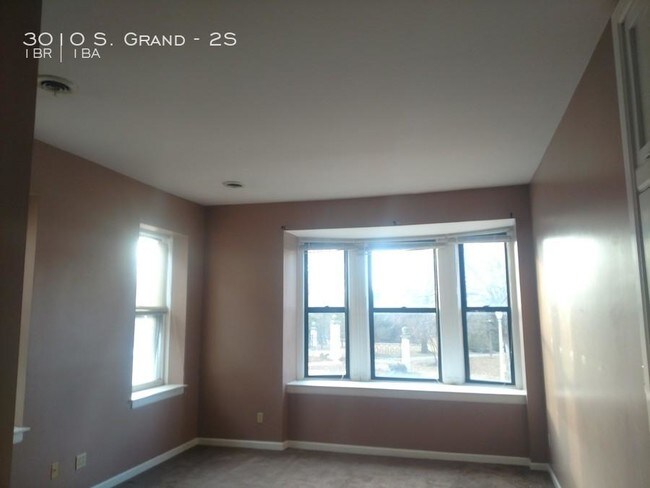 Building Photo - 1 bedroom in Saint Louis MO 63118
