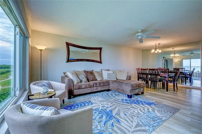 Building Photo - 4800 Gulf of Mexico Dr