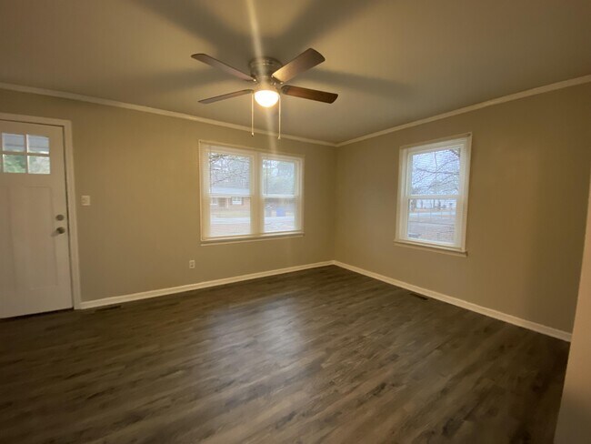 Building Photo - 1031 Revere St