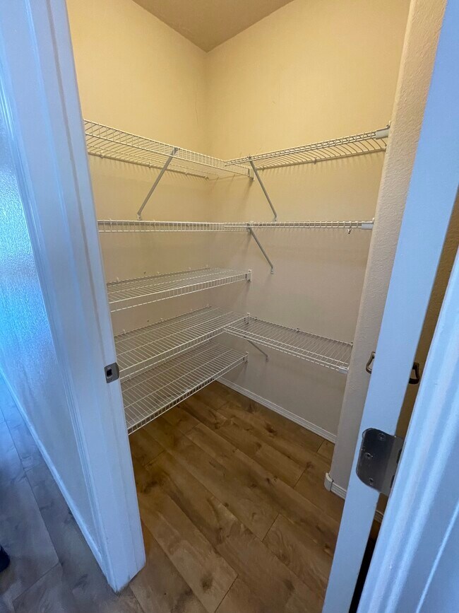 Linen Closet - 11019 Marina Gate Trl NE