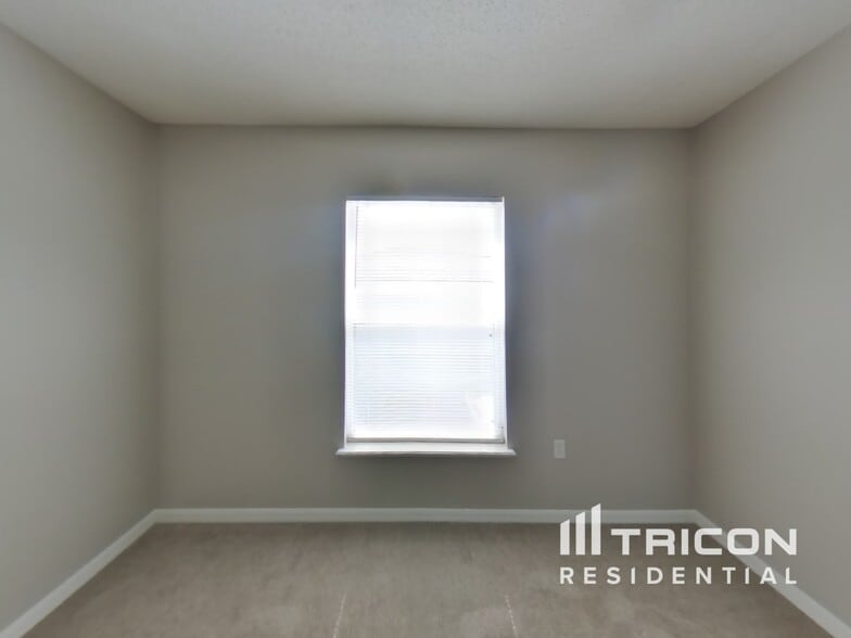 Building Photo - 2101 Ardencroft Dr