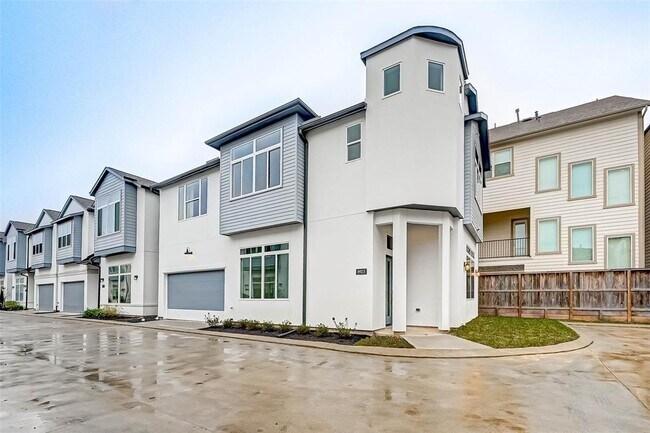 Building Photo - 8930 Spring Knoll Forest Dr