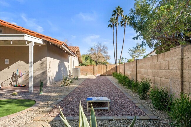 Building Photo - 14836 N Moon Valley Dr