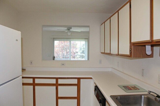 Building Photo - Charming 2-Bedroom, 1-Bath Apartment with Garage, Private Entry and Washer & Dryer