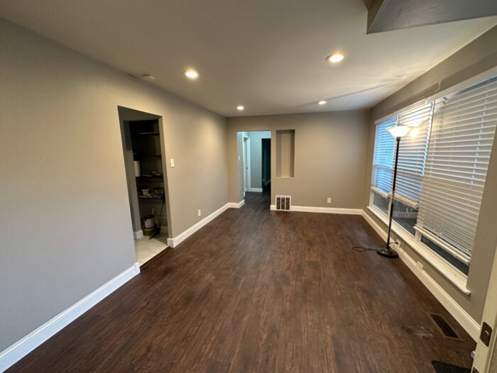 Building Photo - 35 Capri Dr