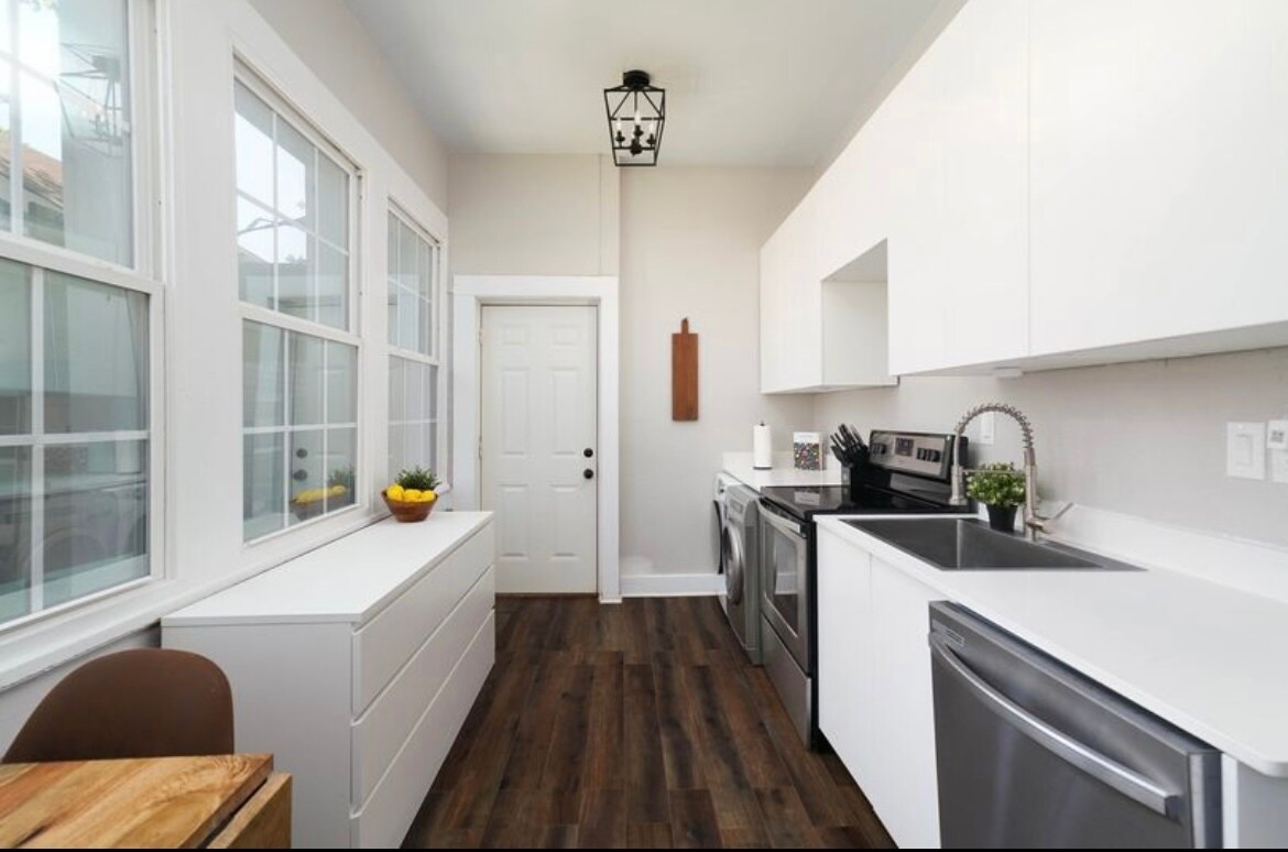 Building Photo - 1002 W Mulberry Ave