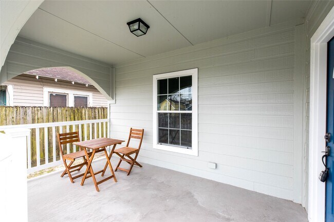 Building Photo - 6914 Avenue O