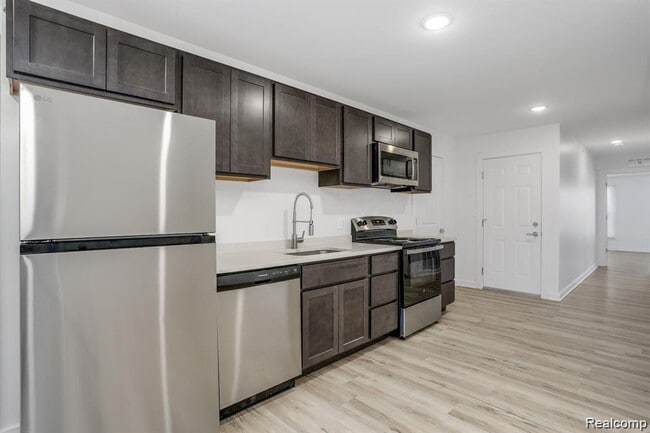 Building Photo - 799 E Grand Blvd