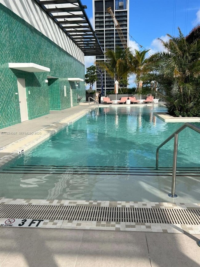 Building Photo - 11 NE 6th St