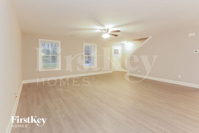 Building Photo - 1520 Longbow Dr