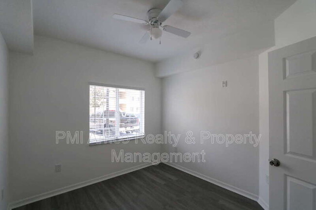 Building Photo - 9519 Newdale Way