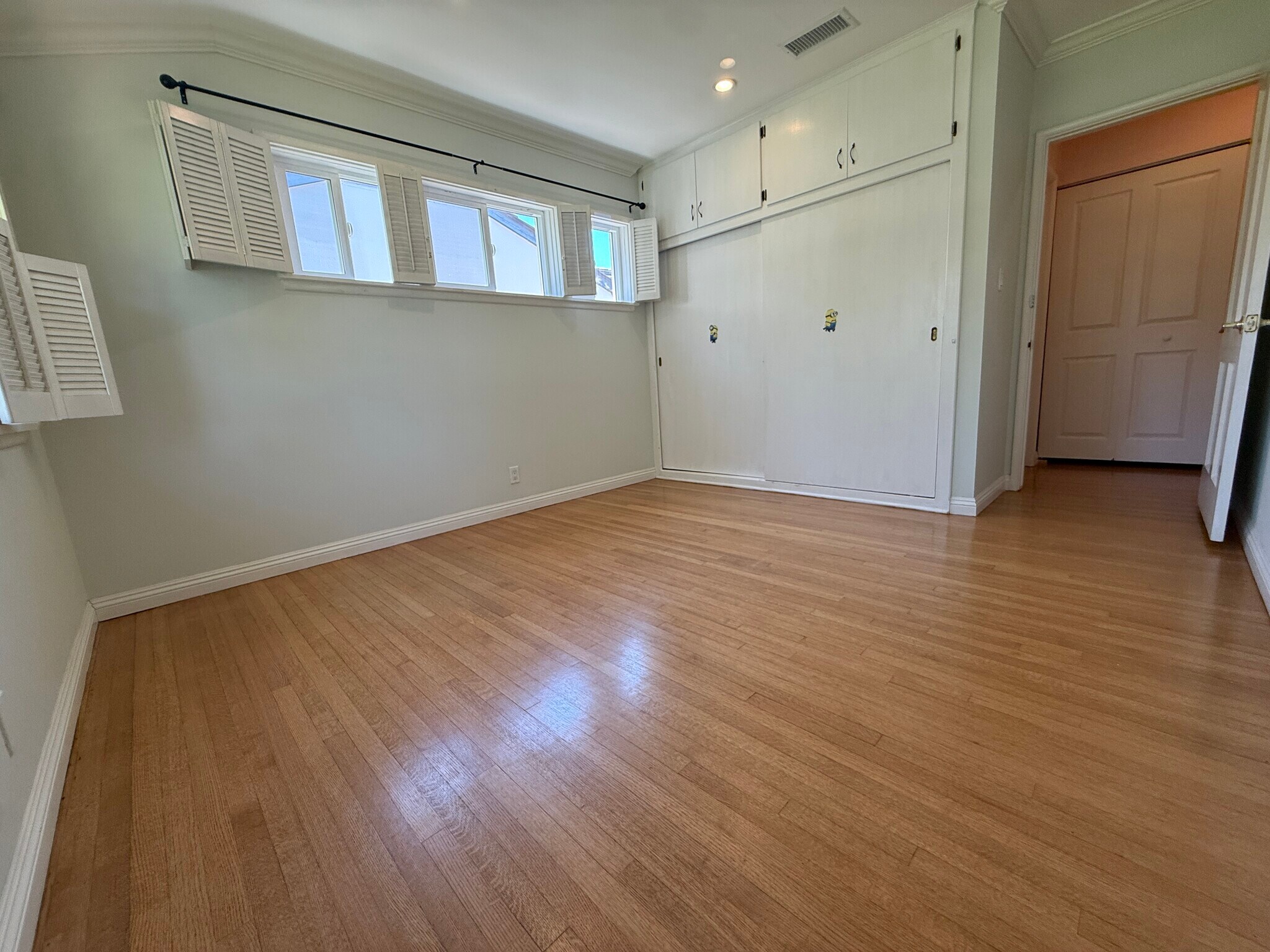 Building Photo - 1162 Panorama Dr
