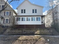 Building Photo - 1028 N Webster Ave
