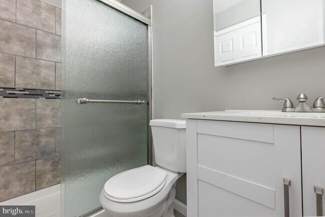 Building Photo - 324 Talbot Ct