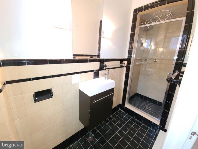 Building Photo - 1401 Alcott St