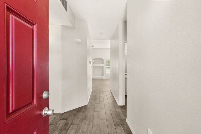 Building Photo - 8416 Magenta Rd NW