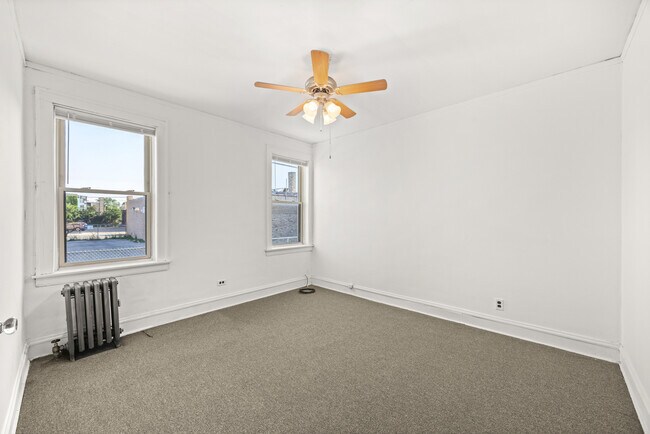 Building Photo - 7846 S Paulina St