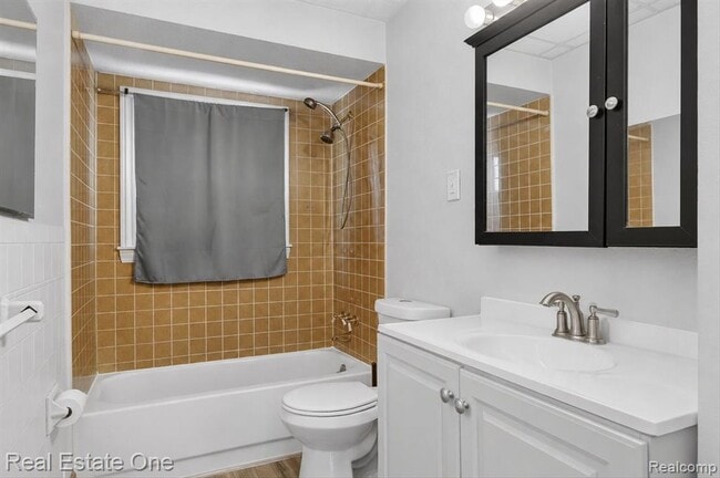 Building Photo - 7420 Drexel St