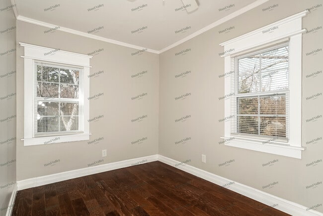 Building Photo - 121 Franke Ave