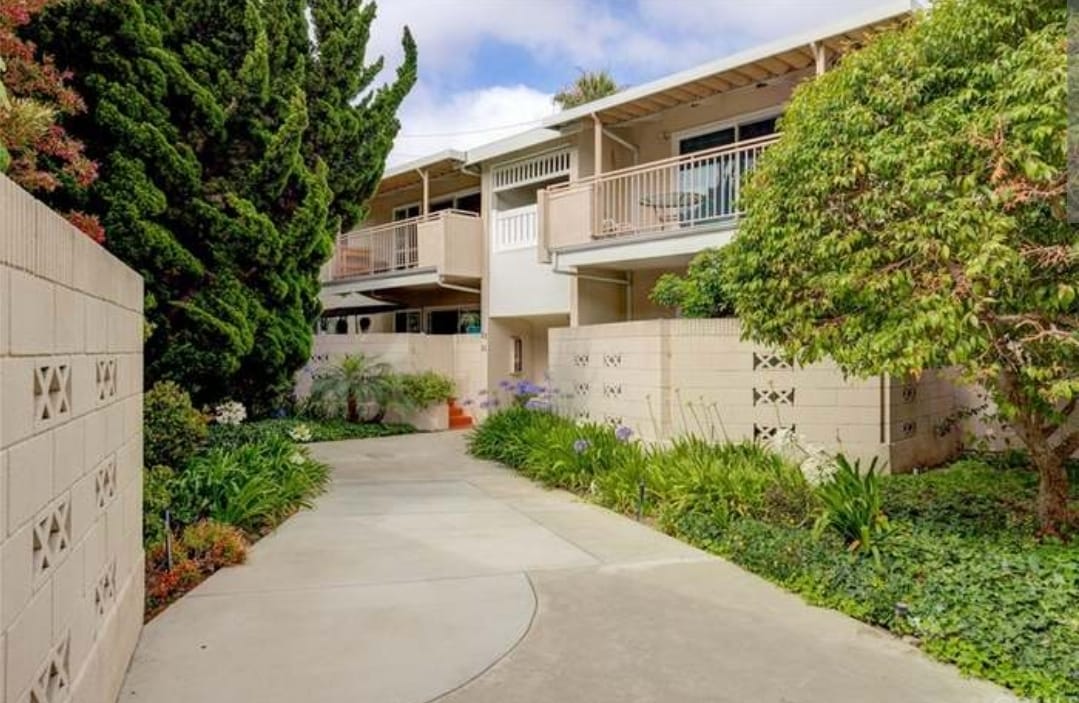 Building Photo - 3220 Merrill Dr