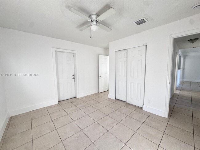 Building Photo - 4851 SW 44th Ave