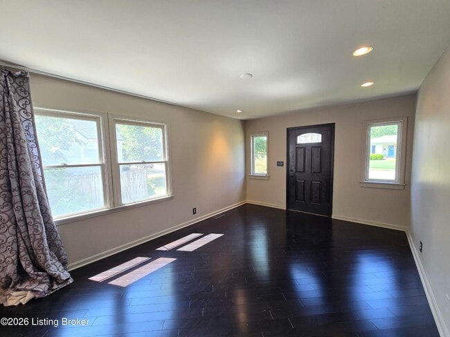 Building Photo - 3932 Kennison Ave