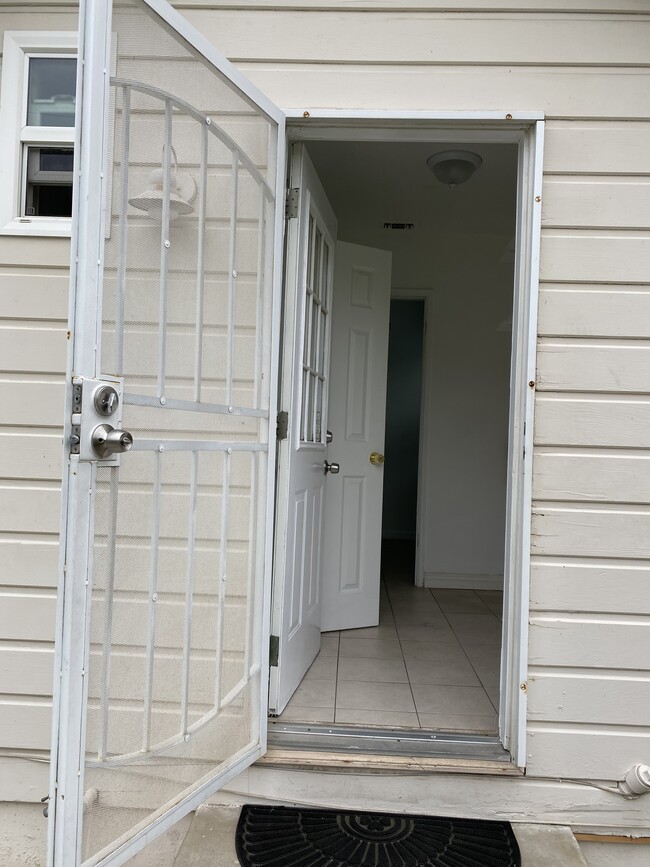 Building Photo - 5325 Glickman Ave