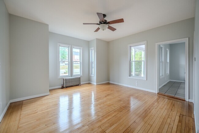 Building Photo - 117 Stevens St