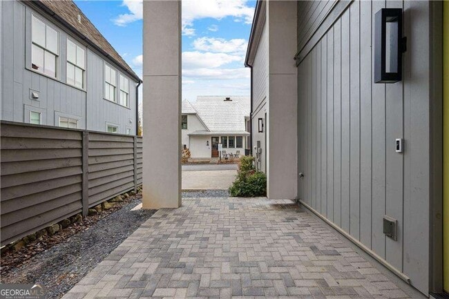 Building Photo - 255 High St