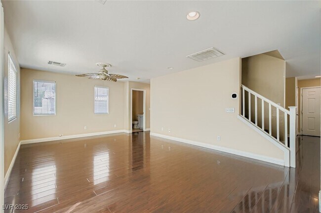 Building Photo - 5986 Ambleshire Ave