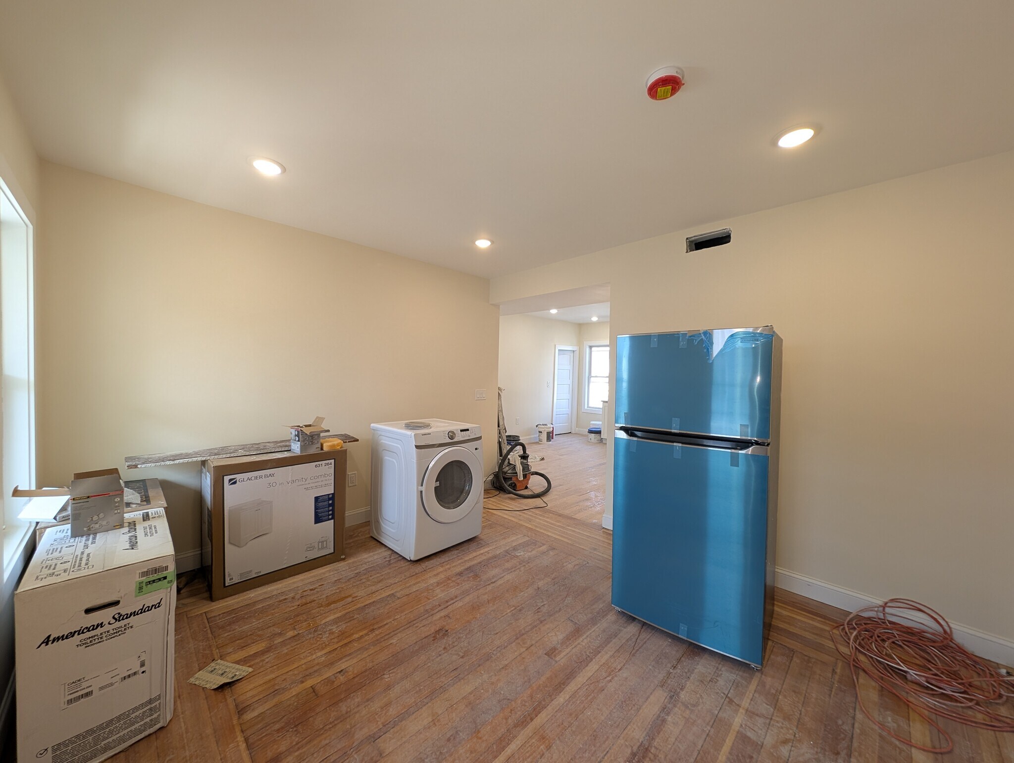 Building Photo - 5 Lowell Cir