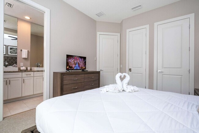 Building Photo - 7592 Sunny Dreams Ln