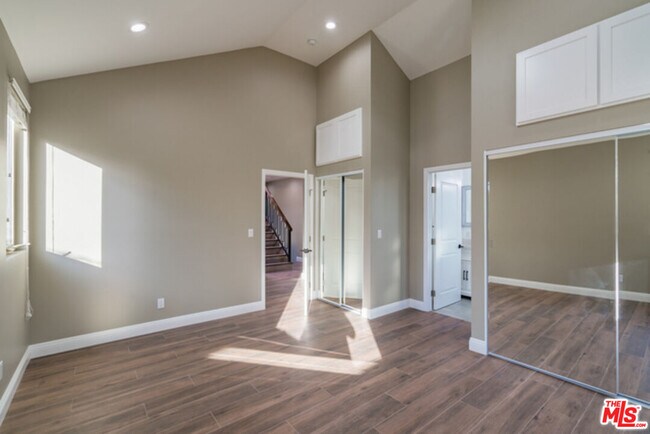 Building Photo - 3035 Wesley St