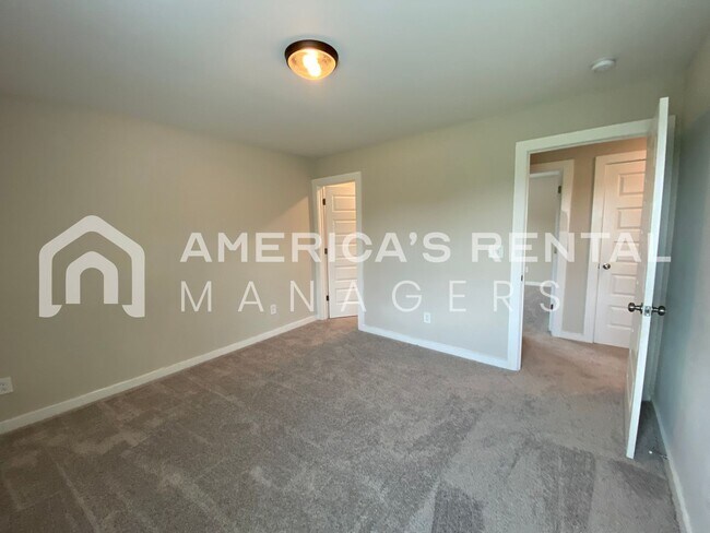 Building Photo - Home for Rent in Oak Grove, AL!!