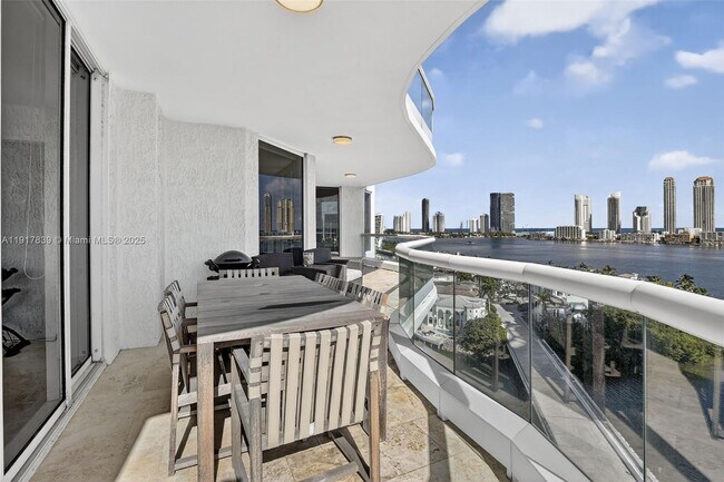 Building Photo - 6000 Island Blvd