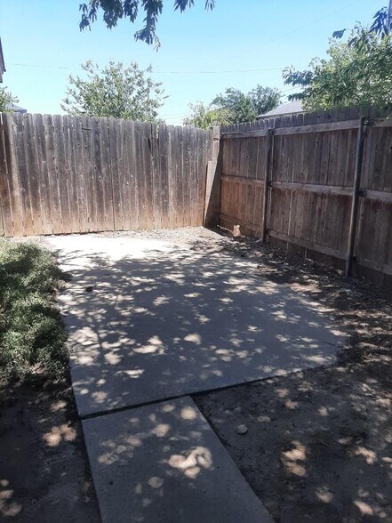 Building Photo - 1106 Shanarae Cir