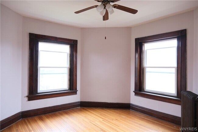 Building Photo - 88 W Utica St