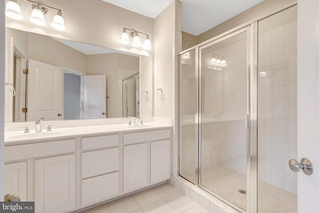 Building Photo - 8854 Orchard Ln