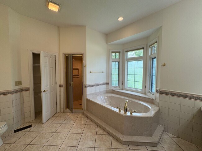 Building Photo - South AVL - Grand Residence in The Cotswol...