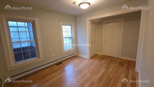 Building Photo - 202 Hildreth St