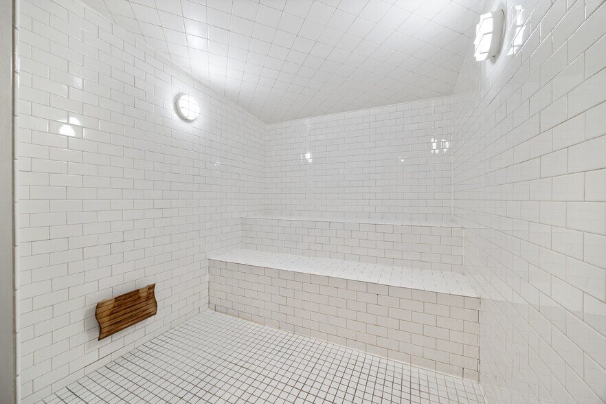 Building Photo - 310 S Michigan Ave